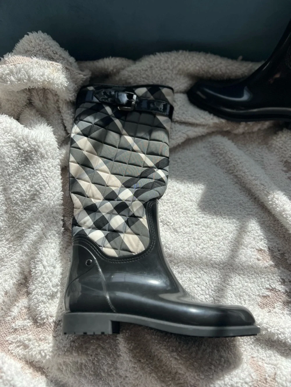 NWOT Burberry Quilted Rain Boots - Picture 2 of 9